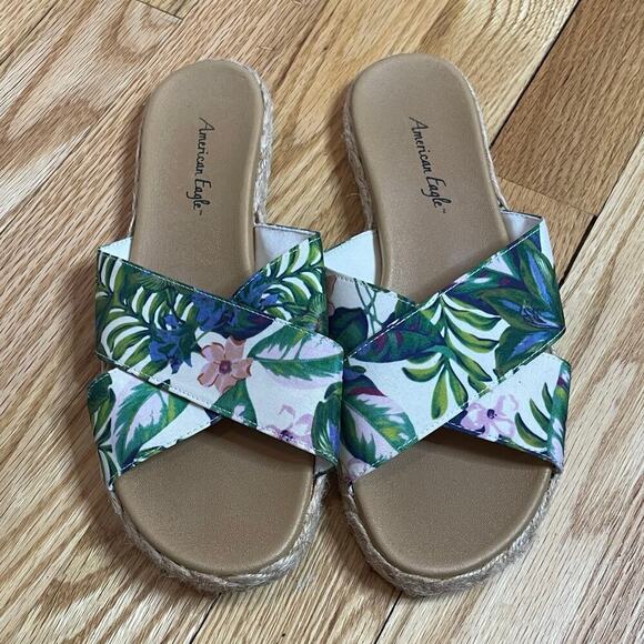 American Eagle tropical floral fabric cross strap sandals 6 - Picture 1 of 4